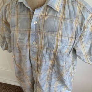 Men’s Quiksilver Buttonup Shirt size LARGE